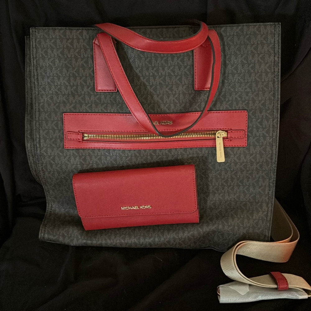 Like new Michael Kors bag.